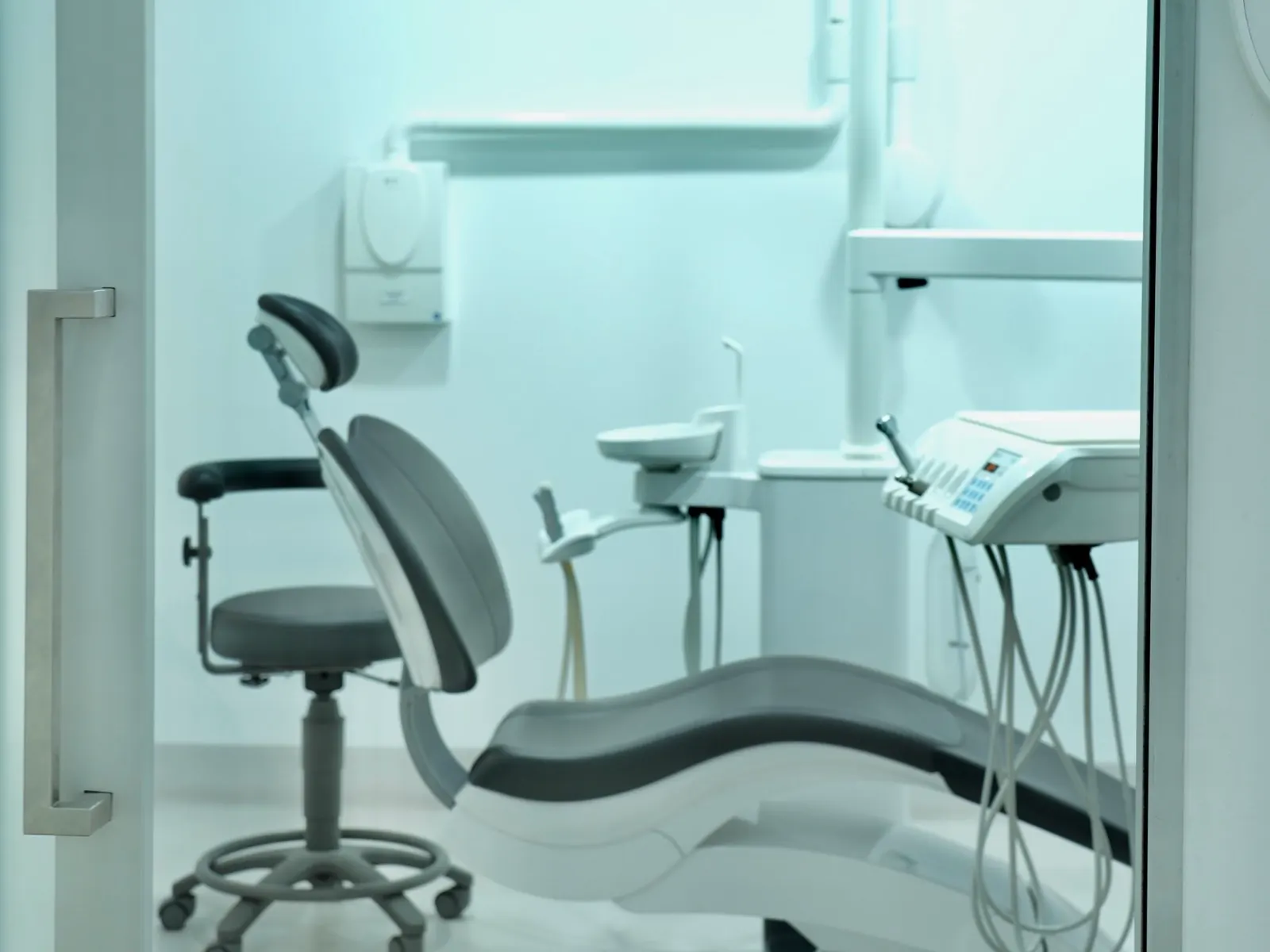 Looking into a treatment room at Dentist at Underwood